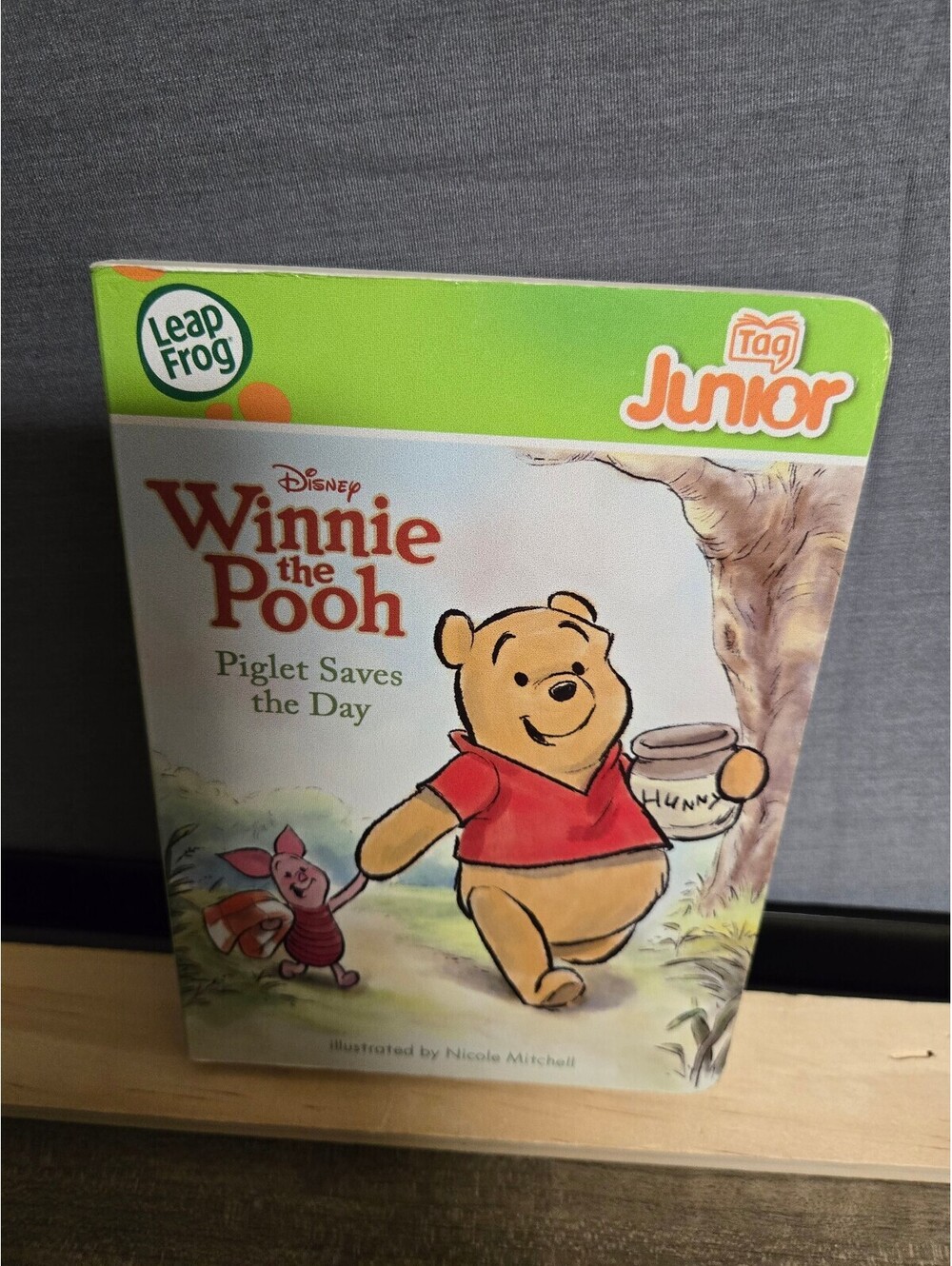 LeapFrog Tag Junior Winnie the Pooh Piglet Saves the Day board book